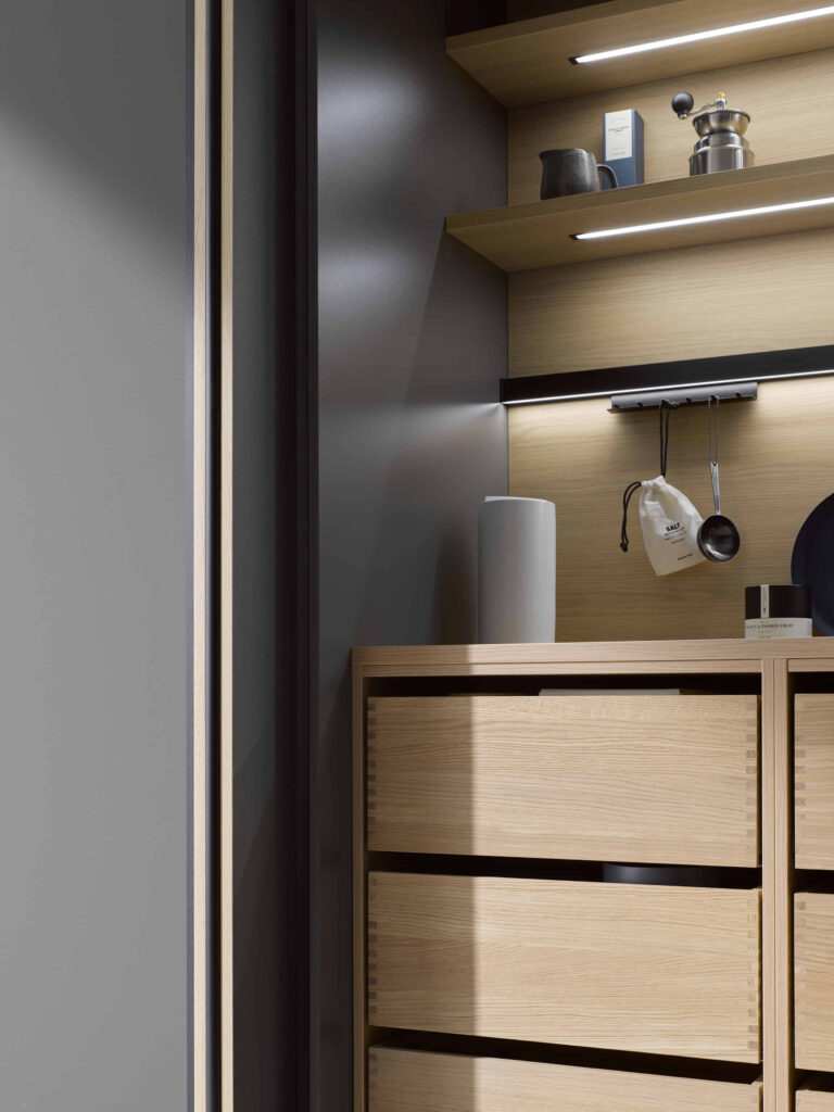 AV 7080 smoky blue AV 7080 black