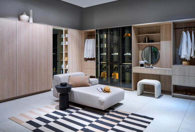 MONTREAL light fine oak_crop